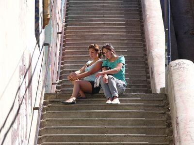 Chilean girls in Valparaiso